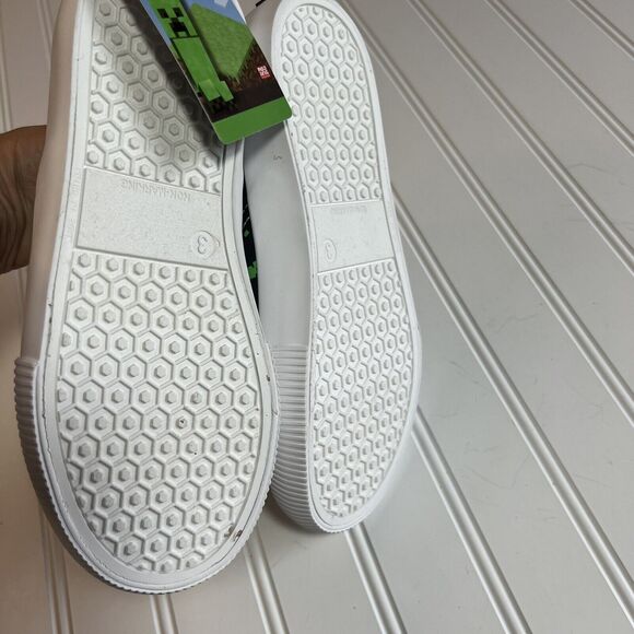 Minecraft  Big Boys Size 5 Canvas Slip-on Sneakers NWT - Picture 7 of 7